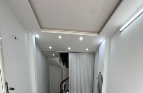 CHO THUÊ NHÀ NGUYÊN CĂN PHỐ BỜ SÔNG SÉT, 6 TẦNG, 30M2, 3 NGỦ, 4 WC, 17 TRIỆU